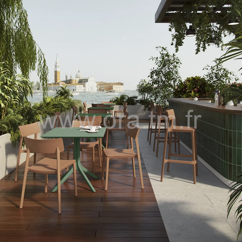 DEVA - RESTAURATION - CHAISE TABOURET MONOBLOC