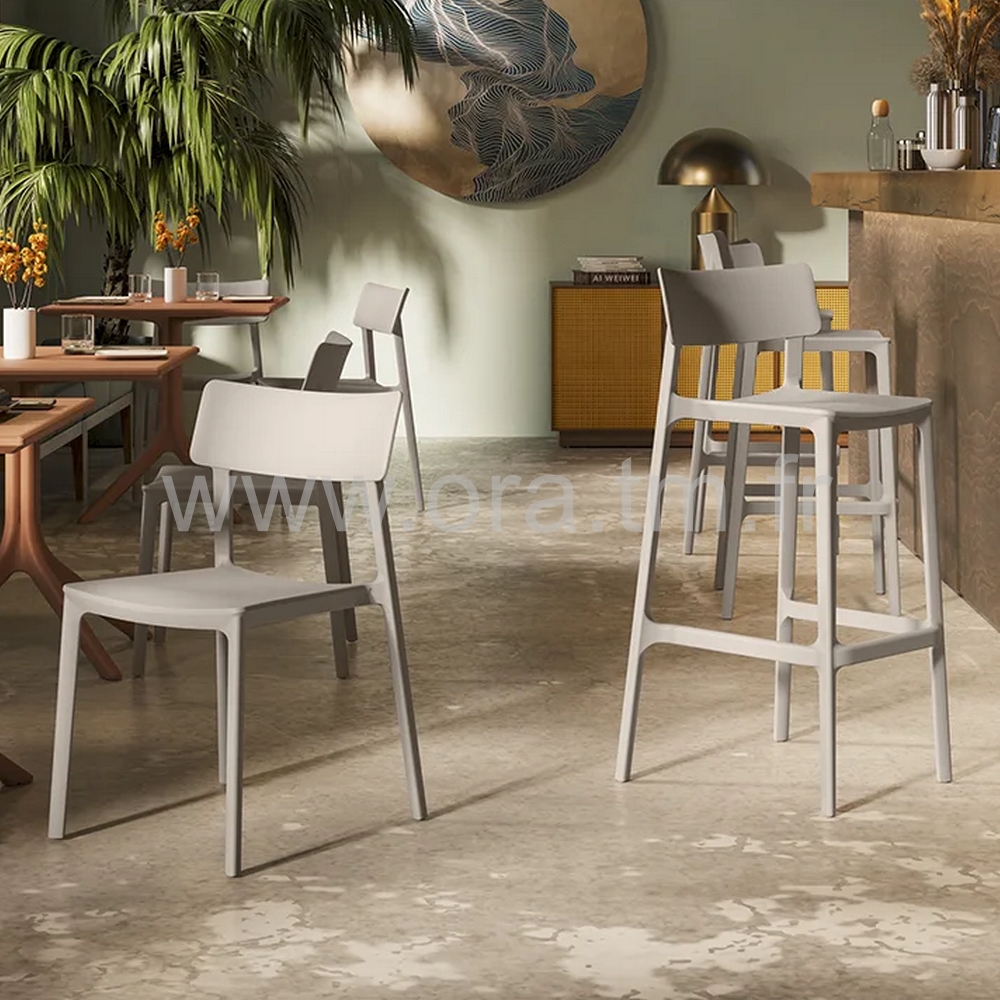 DEVA - RESTAURATION - CHAISE TABOURET MONOBLOC